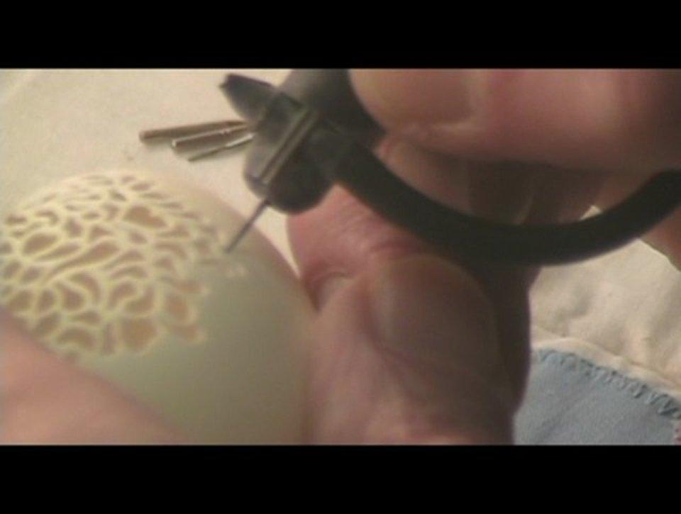HD - Iowa City egg sculptor