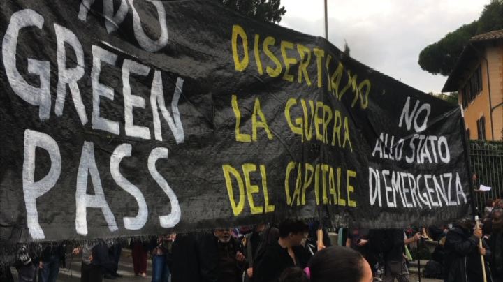 Roma, al Circo Massimo la protesta dei no green pass