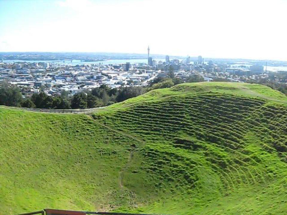 HD - Auckland city (view from Mt Eden)