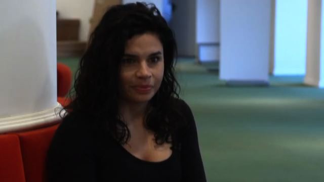Alina Serban, l'attrice rom che abbatte i pregiudizi a Bucarest