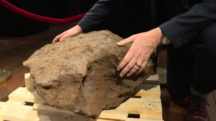 A Parigi all'asta un meteorite record dal peso di 364 Kg
