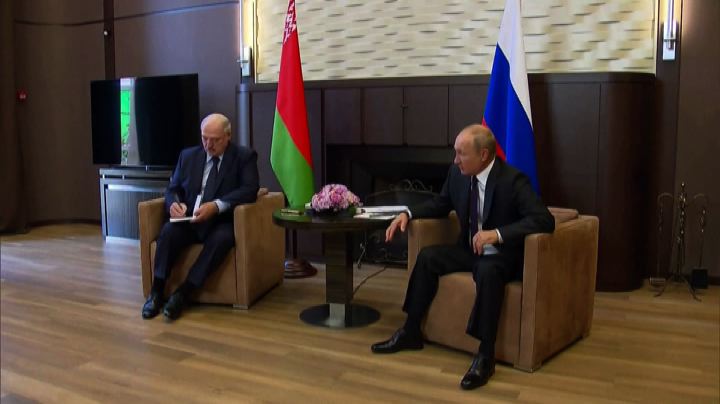 Putin promette a Lukashenko prestito da 1,5 miliardi di dollari