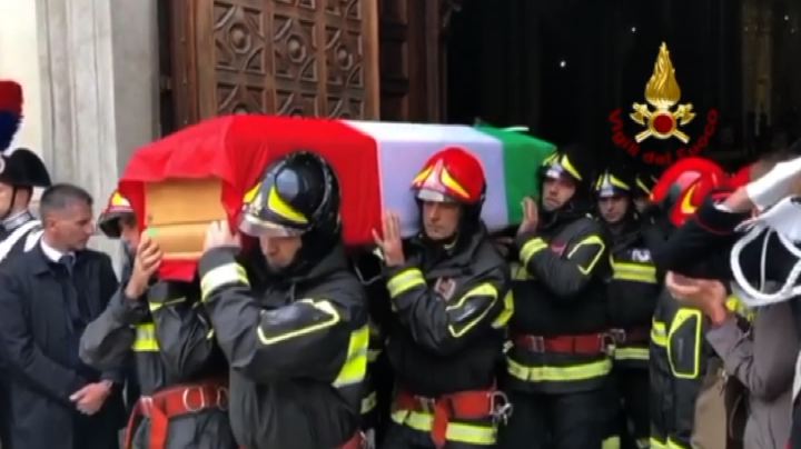 Ad Alessandria i funerali dei tre vigili del fuoco morti