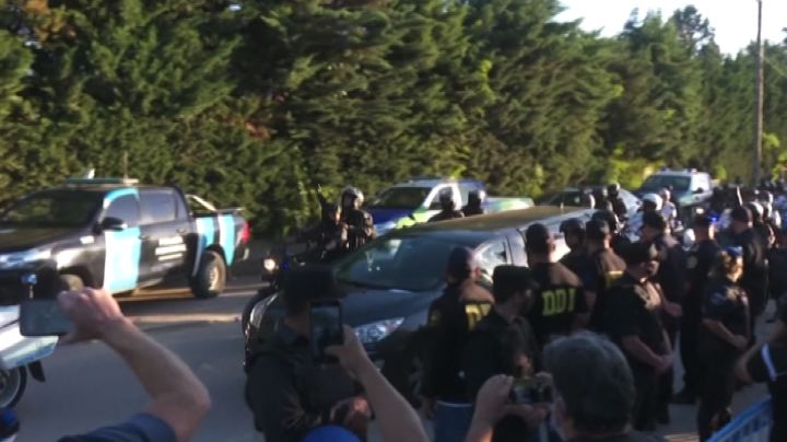 AD10S Diego, i funerali di Maradona: turbine di lacrime e folla