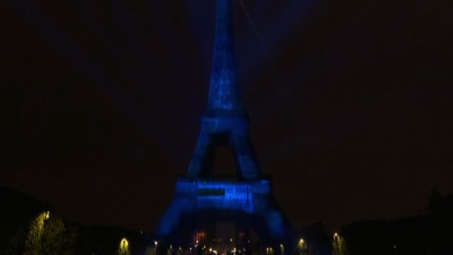 La Torre Eiffel illuminata grazie all'idrogeno rinnovabile