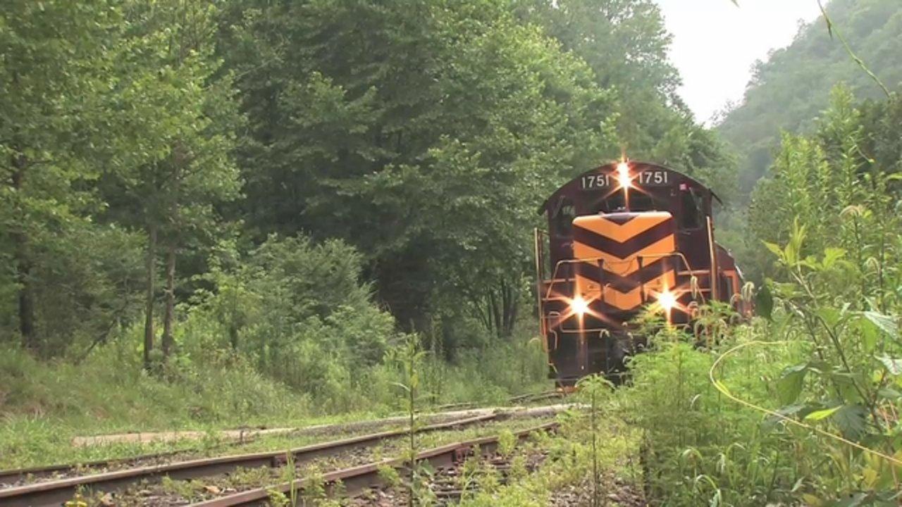 HD - Great Smoky Mountains Railway