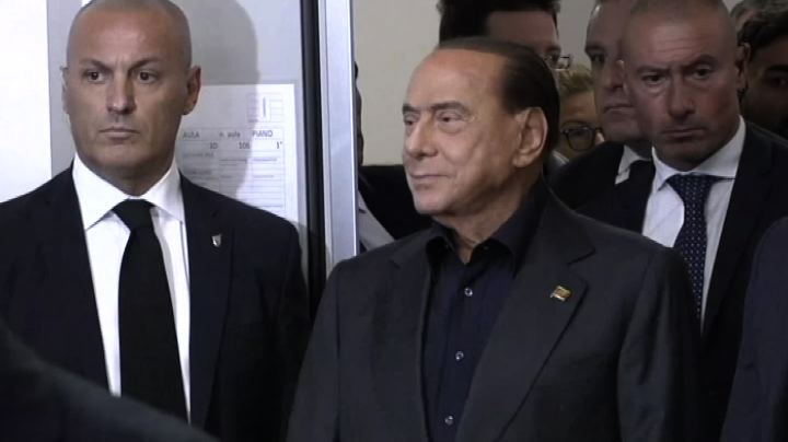 Coronavirus, migliorano le condizioni di Silvio Berlusconi