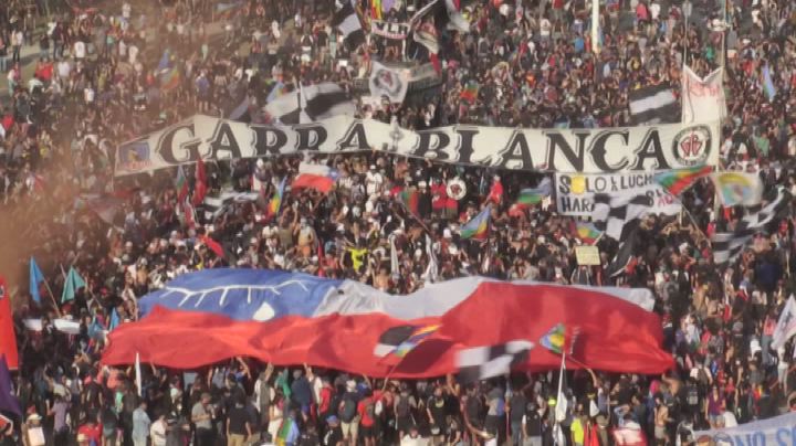 Cile, manifestazioni e scontri nel 50esimo giorno di proteste