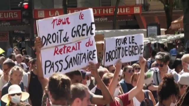 Continuano in Francia le manifestazioni contro il pass sanitario