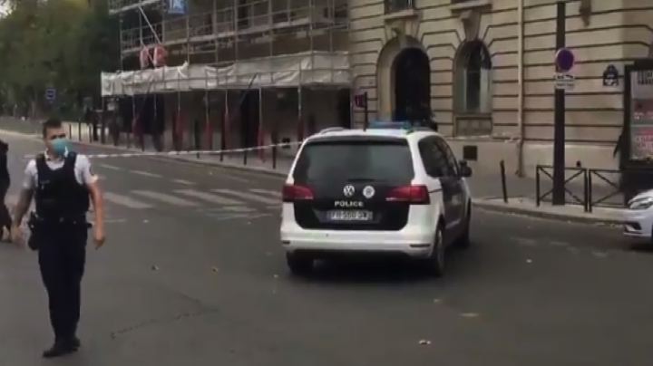 Allarme bomba a Parigi, cordonata la zona della Tour Eiffel