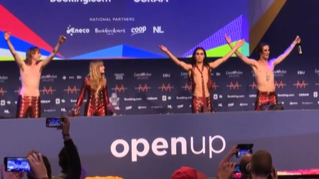 I Maneskin trionfano all'Eurovision e cantano senza censure