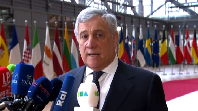 Tajani a Bruxelles: non si è parlato di invio caccia all'Ucraina
