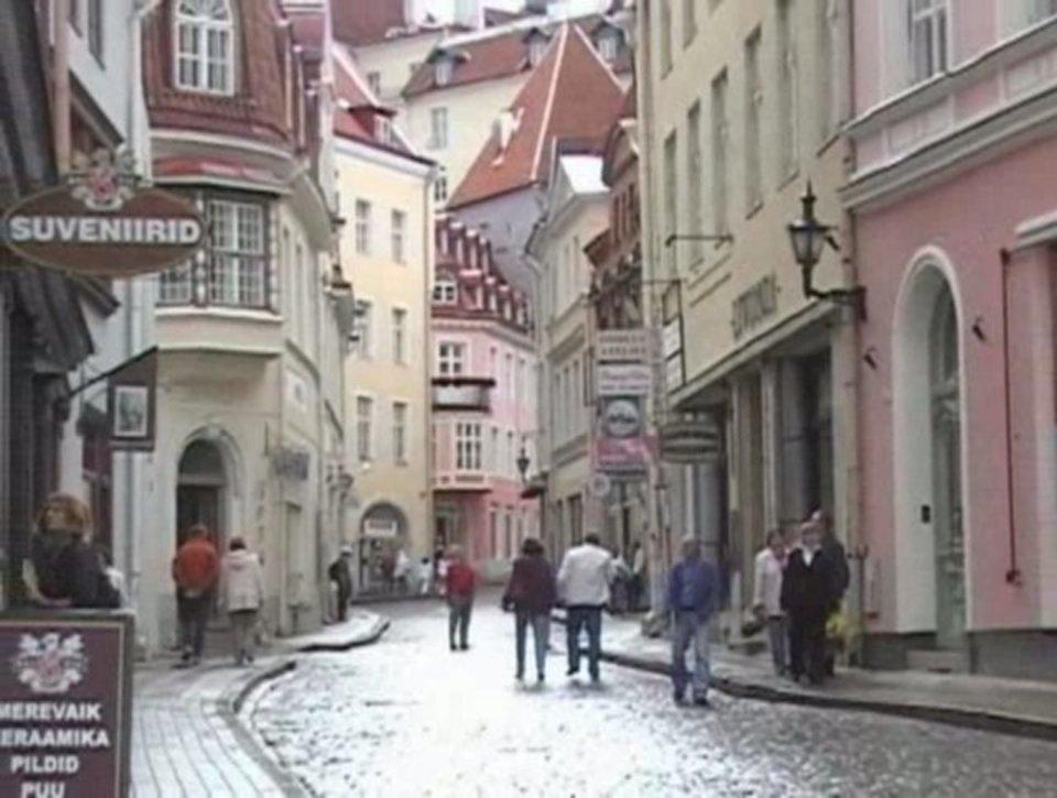 HD - TheExpeditioner Travel Guide to Tallinn, Estonia