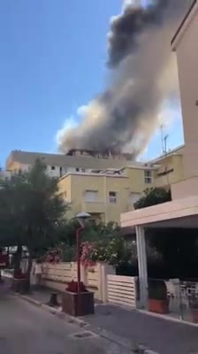 Rimini, in fiamme l&#8217;hotel Augustus a Misano Adriatico: tre feriti