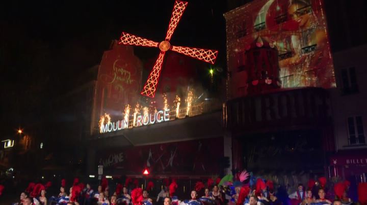 Il celebre Moulin Rouge festeggia i suoi 130 anni
