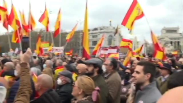 A Madrid partito di estrema destra Vox in piazza per caro benzina