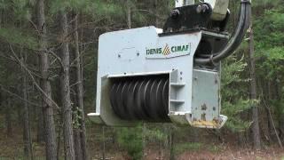 La macchina che tritura alberi giganti