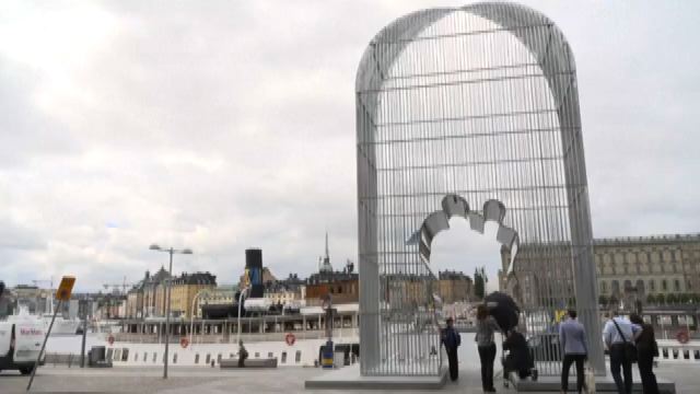 "Arch", l'installazione di Ai Weiwei nel centro di Stoccolma