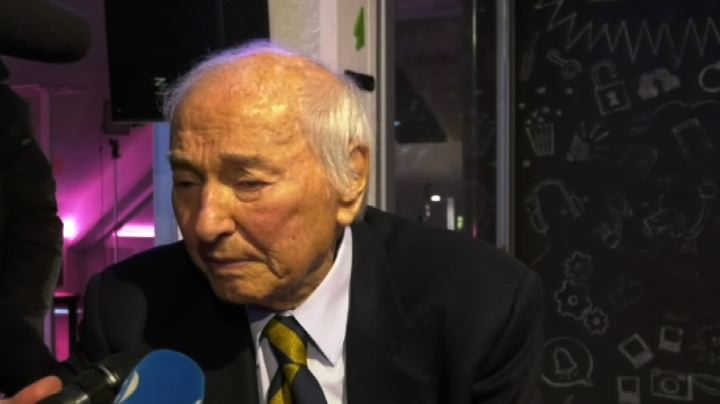 Addio a Piero Angela, il celebre giornalista è morto a 93 anni