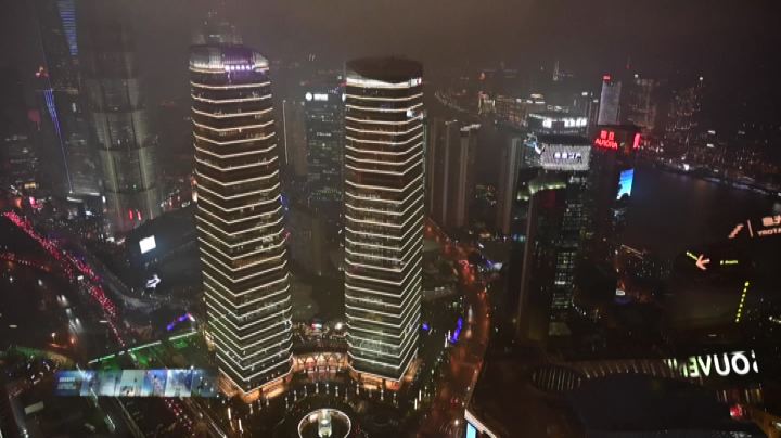 Coronoavirus, riaprono ai visitatori i grattacieli di Shanghai