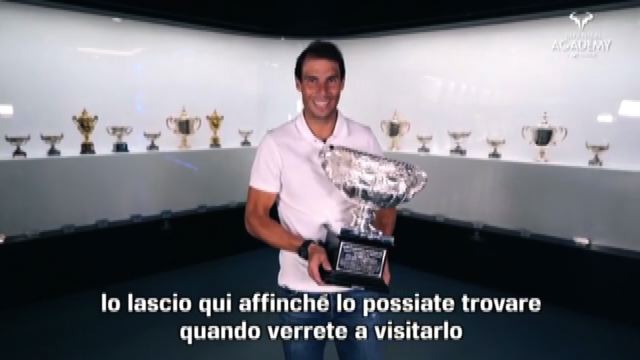Tennis, Nadal lascia il trofeo dell'Australian Open nel suo museo