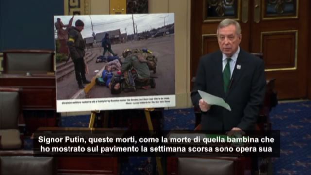 Senatore Usa mostra in Senato foto di una famiglia ucraina uccisa