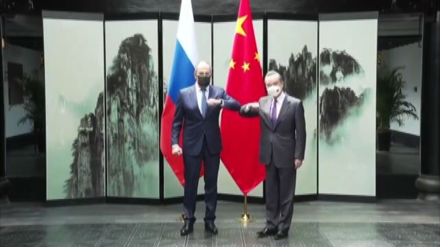 Russia-Cina, l'incontro tra ministri Esteri Lavrov e omologo Yi