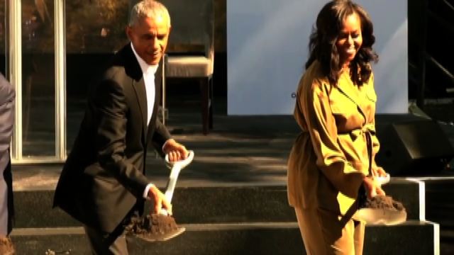 Obama e Michelle a Chicago: qui sorgerà il Presidential Center