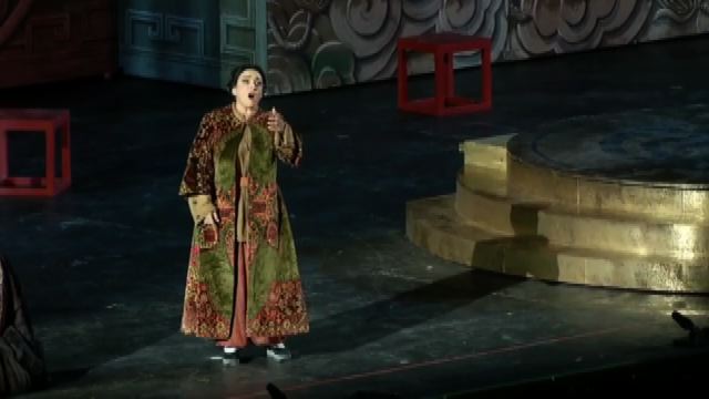 La star Anna Netrebko in Turandot fa vibrare l'Arena di Verona