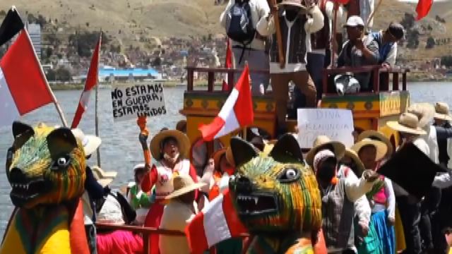 In Perù la protesta sulle barche del "popolo dell'acqua"