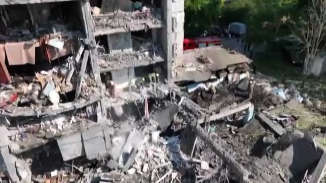 Immagini aeree dell'edificio distrutto dai missili a Odessa
