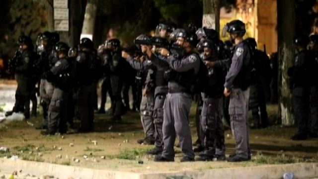 Polizia israeliana spara proiettili di caucciù contro palestinesi