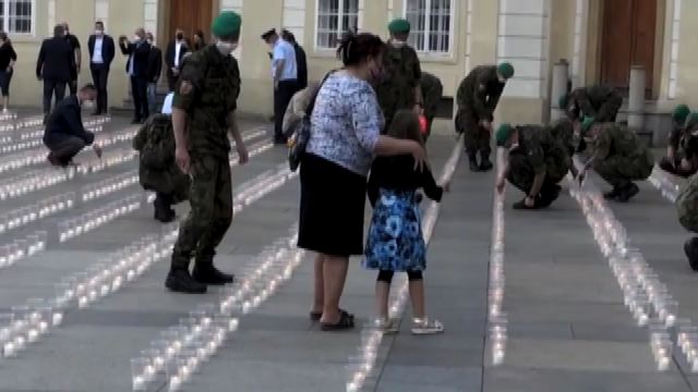 In Repubblica Ceca 30mila candele per ricordare le vittime Covid