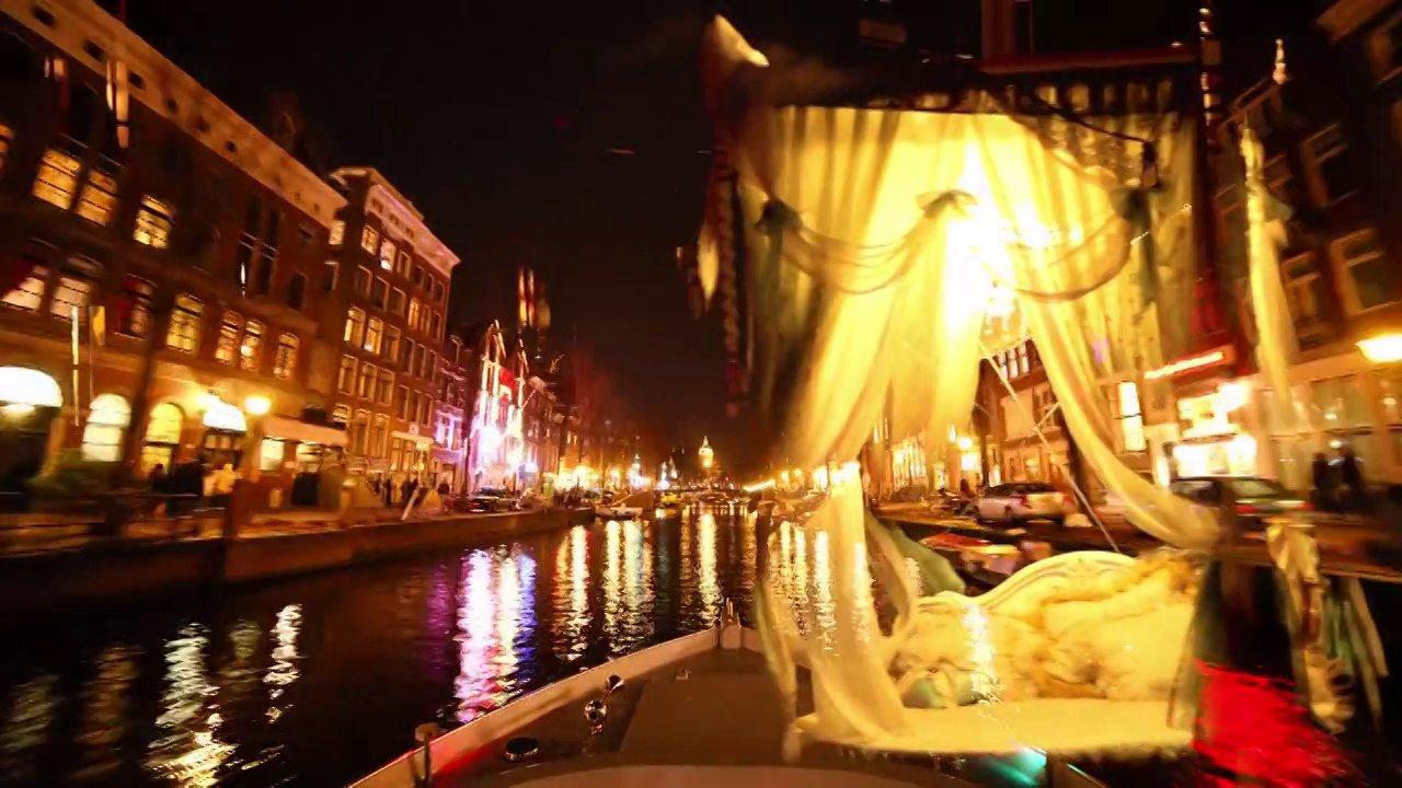 HD - Join us for a unique Timelapse through the canals of Amsterdam, the Amsterdam Light Festival 'W