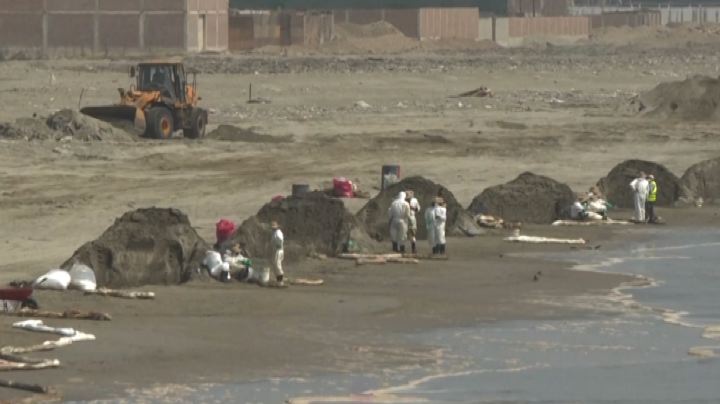 Marea nera in Peru, Castillo firma decreto su disastro ambientale