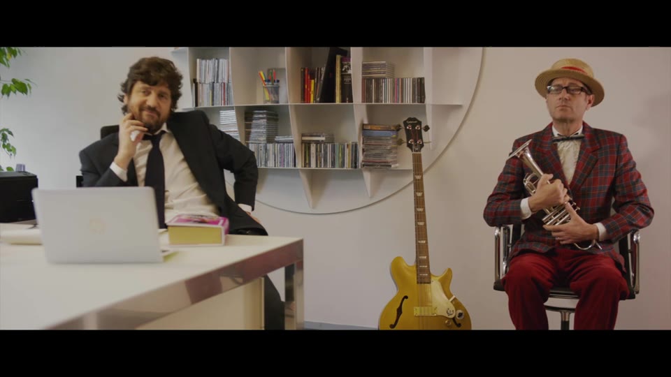 Rovazzi - Teaser Tutto molto interessante