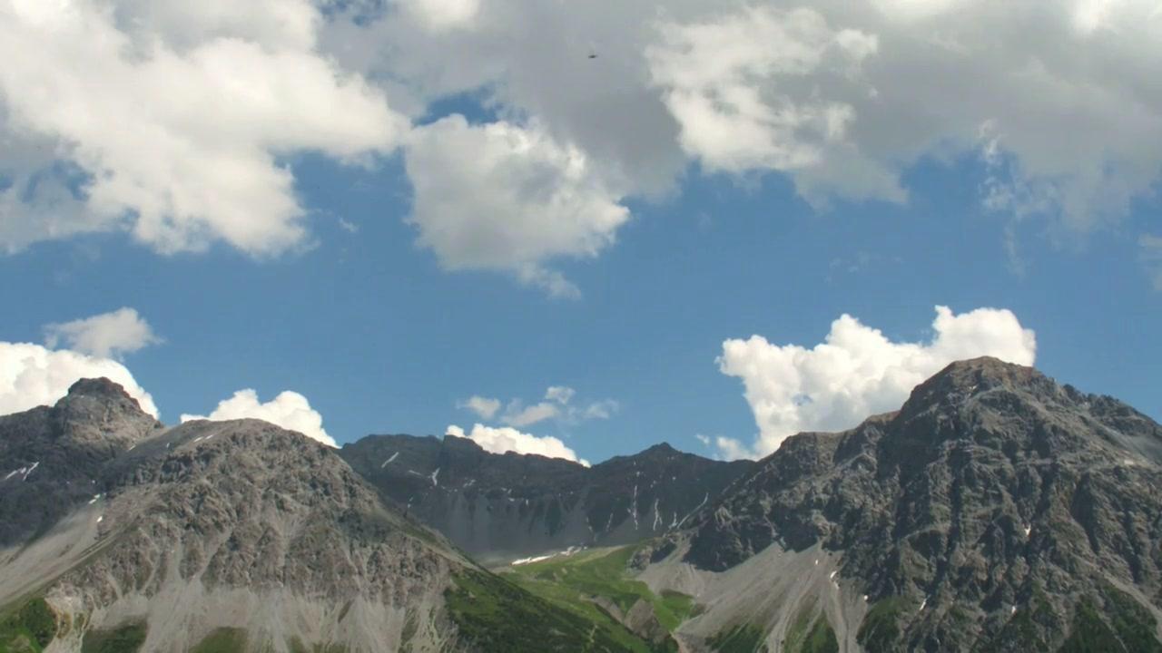 HD - Swiss Mountains - Time Lapse