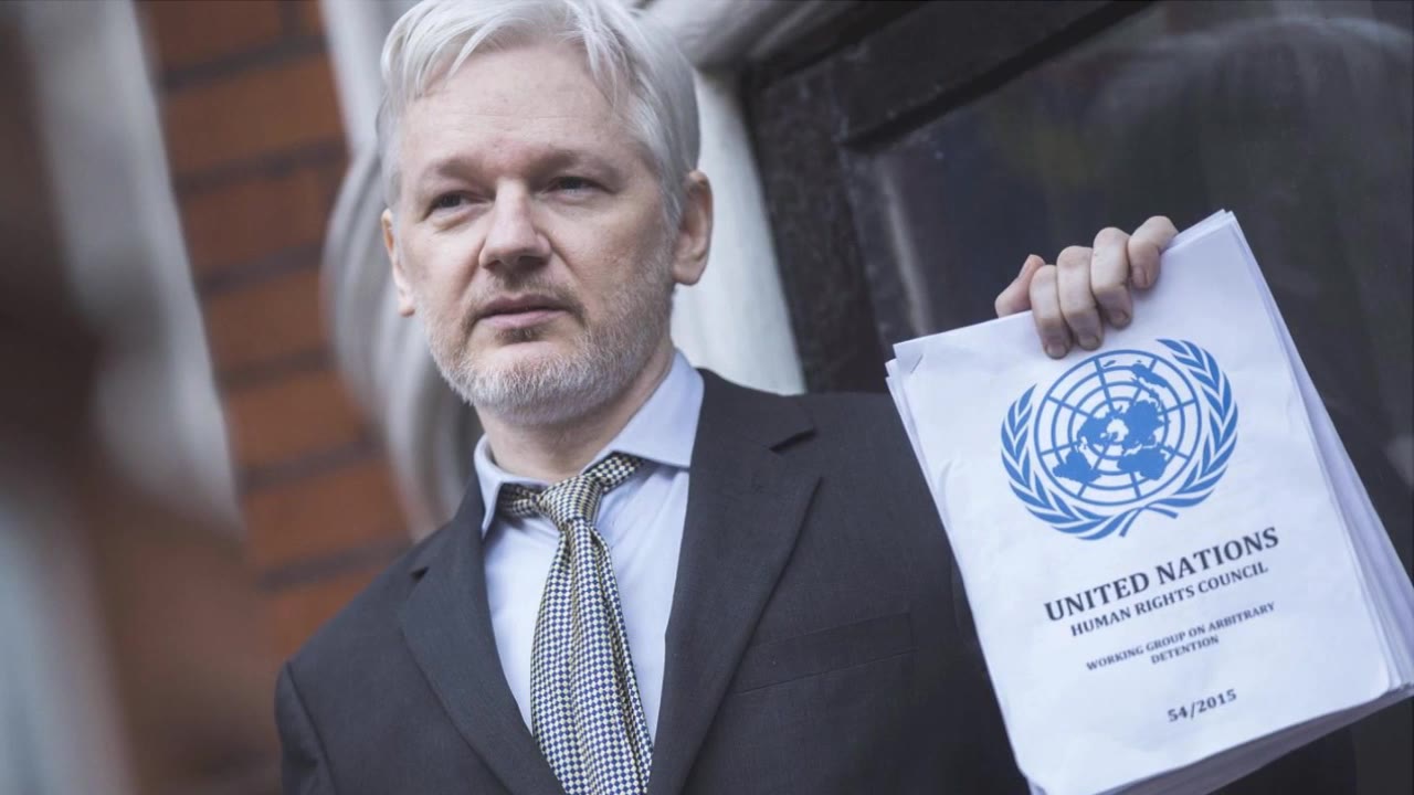Donald Trump jr, figlio presidente USA inguaiato per messaggi con Wikileaks